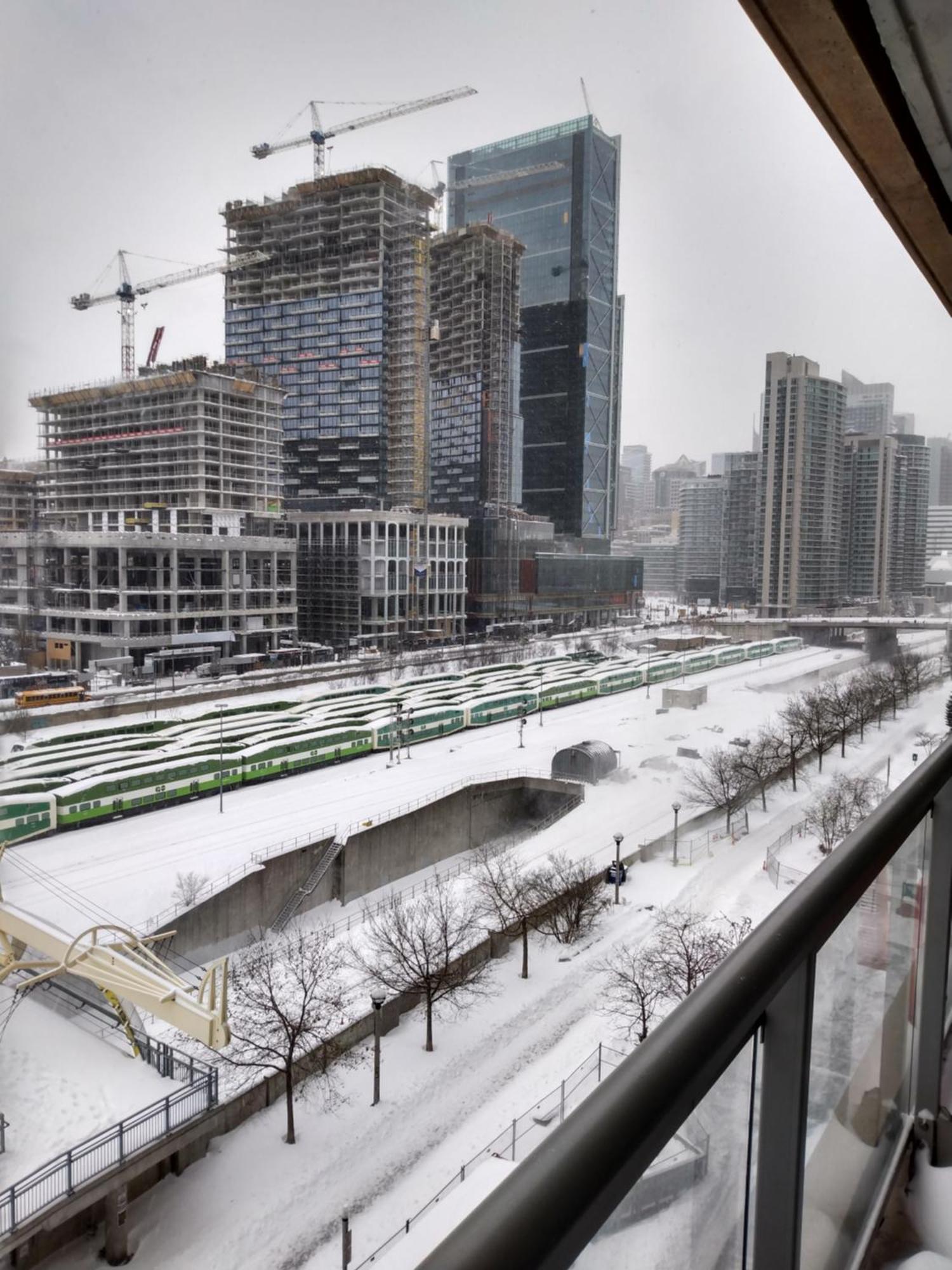 Downtown Toronto Condo, Free Indoor Parking With Amazing View Ngoại thất bức ảnh
